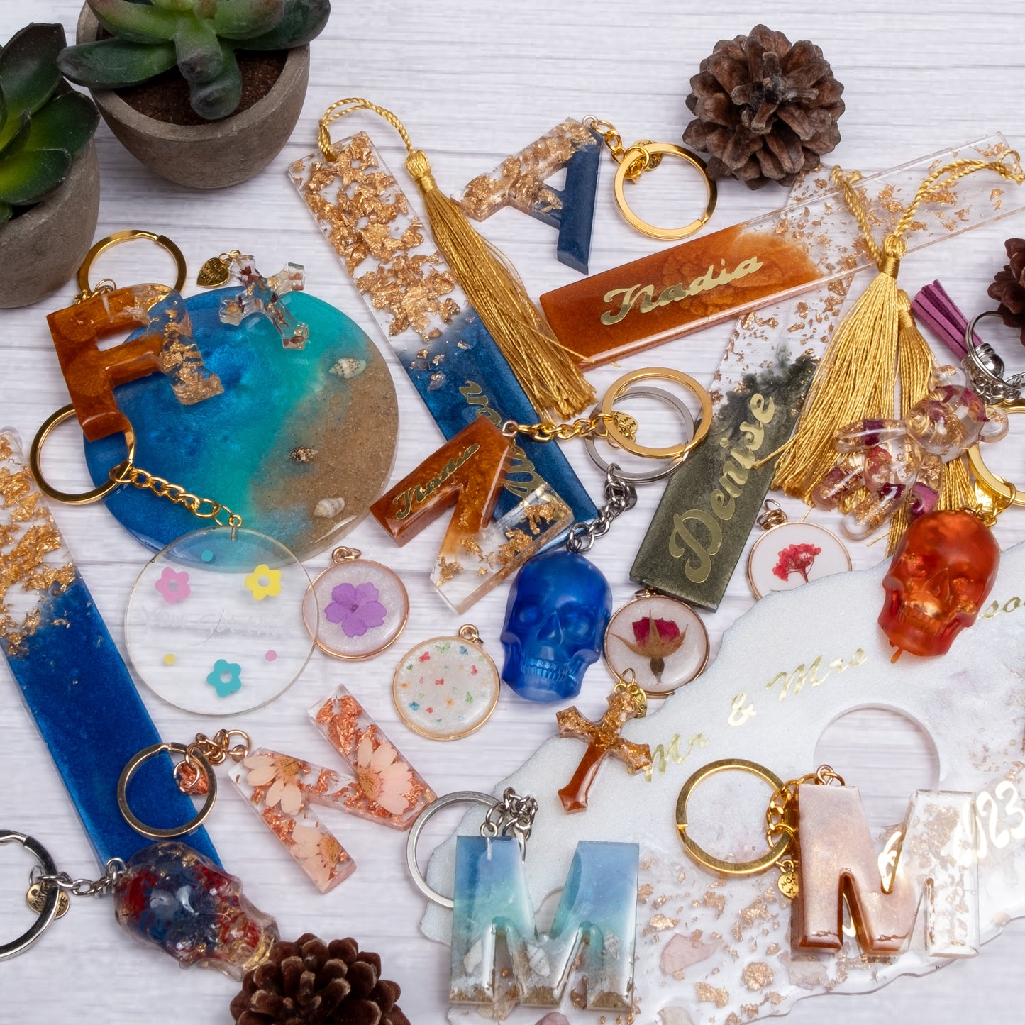 TWO TONE ALPHABET KEYRINGS & BOOKMARKS