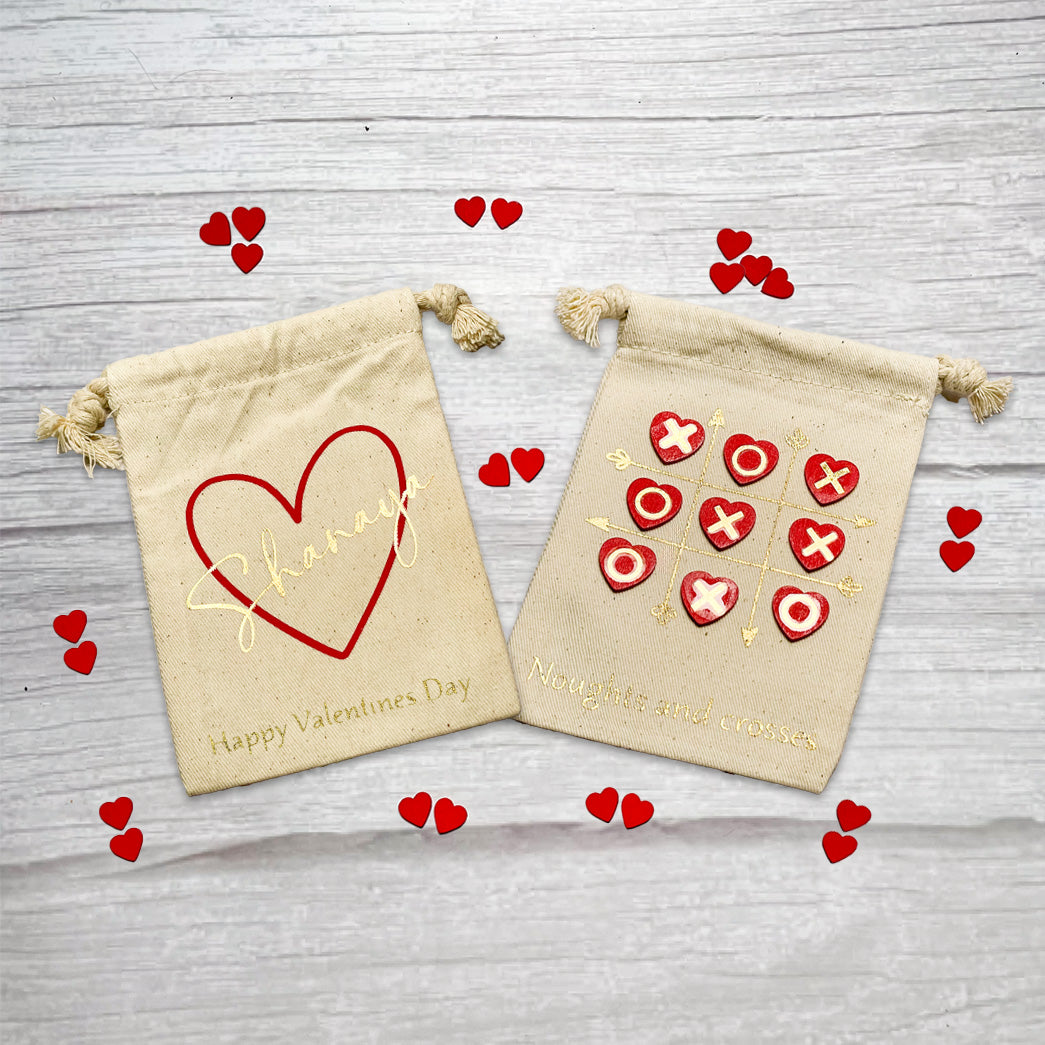 VALENTINE'S GIFT - NOUGHTS & CROSSES GAME WITH POUCH & PERSONALISATION